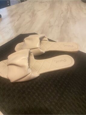 Women's Cream Slide Sandals - Quilted Footbed